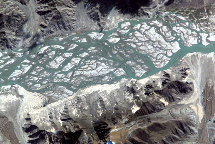 Satelitní snímek řeky